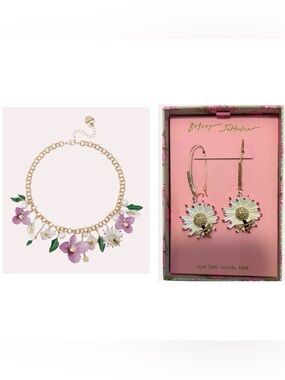 BETSEY JOHNSON SET Flower Bouquet and Bumblebees Necklace & Earrings NEW NWT